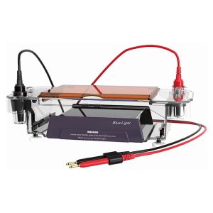 horizontalna elektroforezna celica z modrim svetlobnim osvetljevalnikom